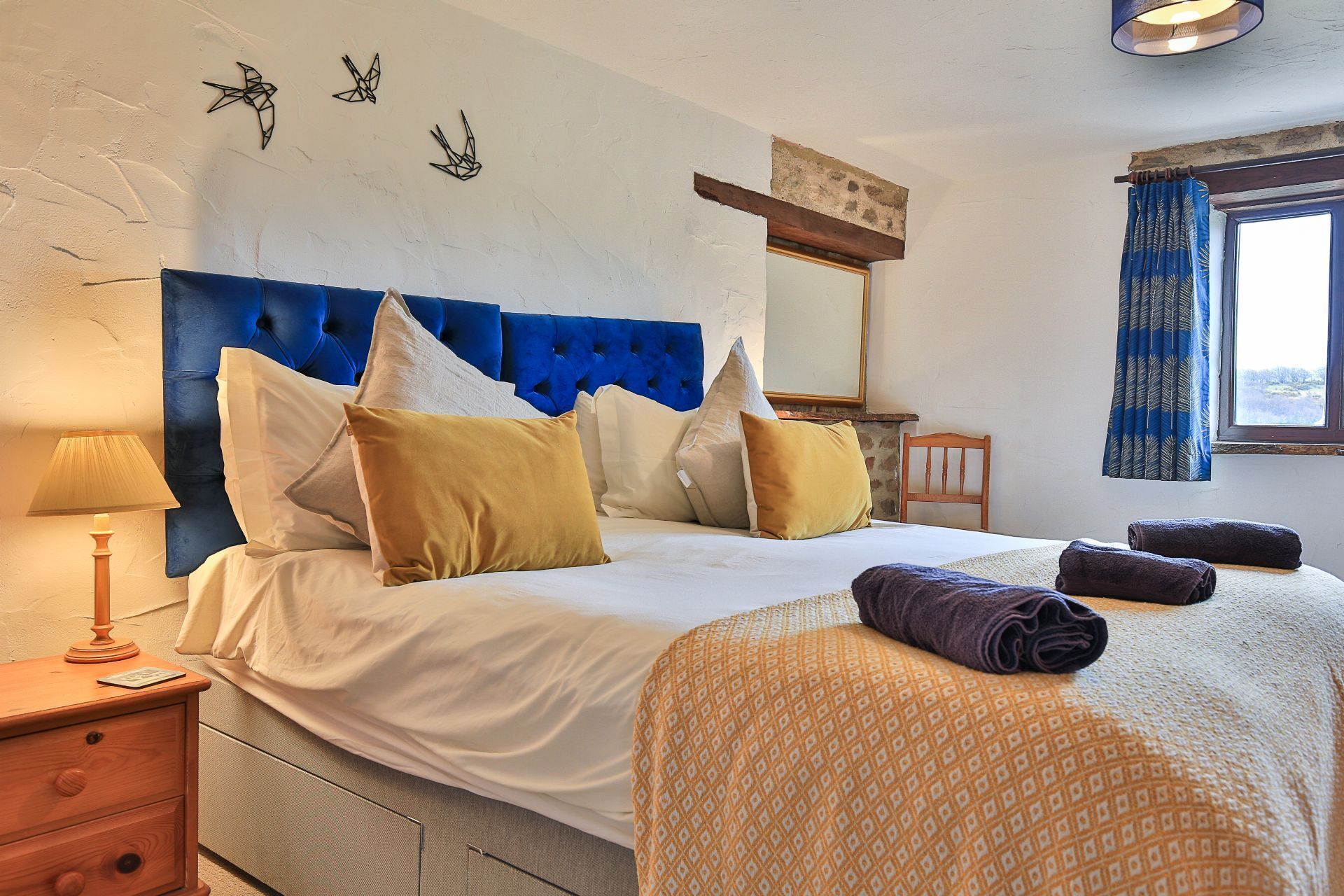 9 bedrooms, WiFi, bed sheets