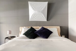 1 bedroom, laptop workspace, iron/ironing board, bed sheets - Design Spacious Loft in Navigli (Milan)