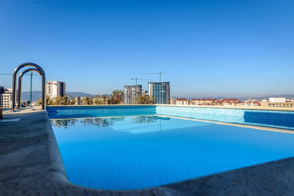 Brand New Luxury 2 Beds Apartment at The Residence-hosted by Sweetstay