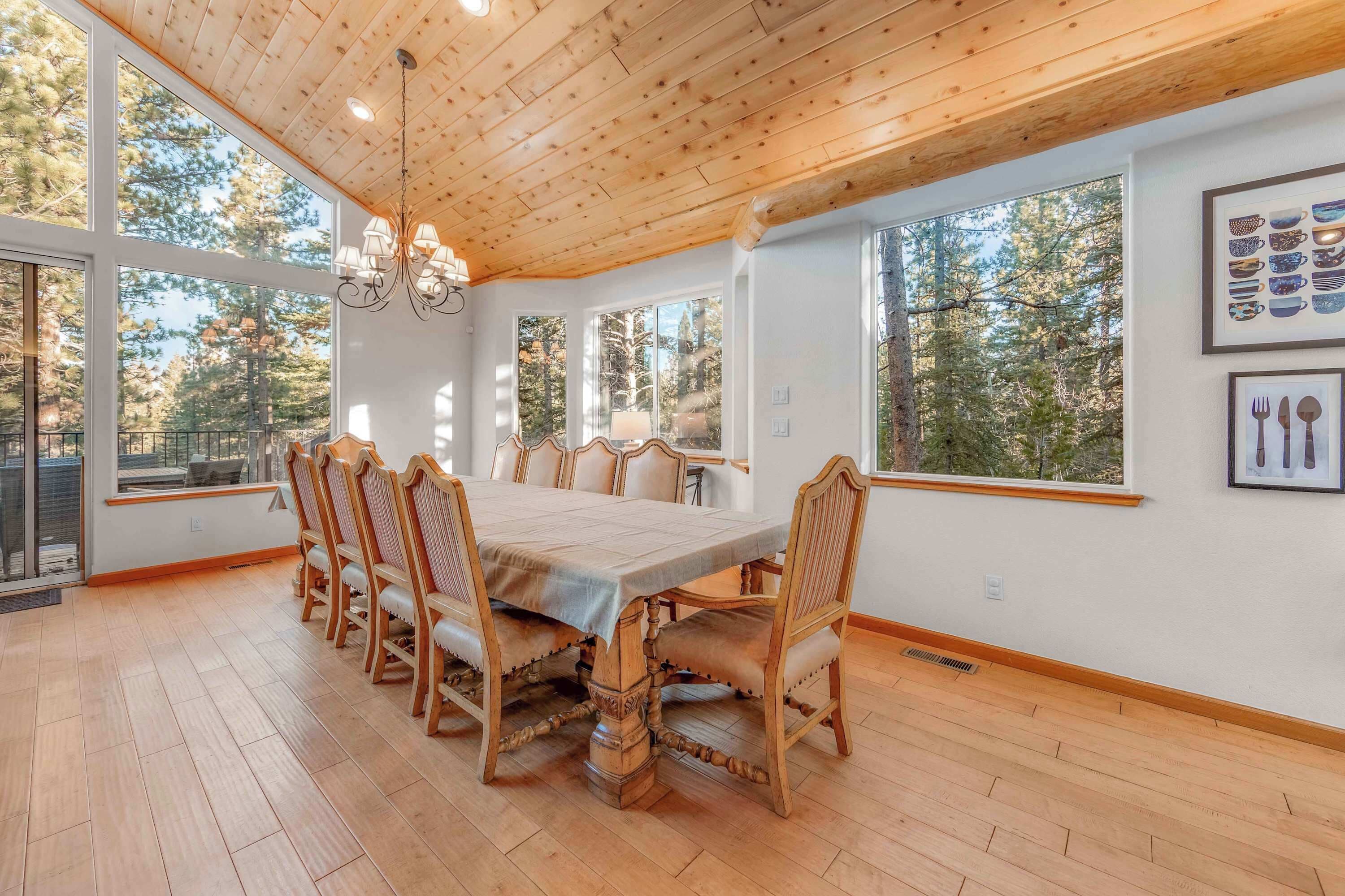 Cabin, Multiple Beds, Hot Tub, Mountain View (The Lodge on Oaxaco) | Dining