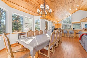 Cabaña, varias camas, bañera de hidromasaje, vistas a la montaña (The Lodge on Oaxaco) | Restauración