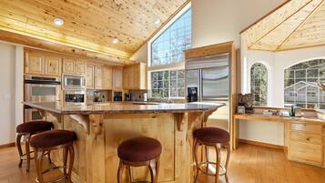 Cabin, Multiple Beds, Patio, Mountain View (The Lodge on Oaxaco) | Private kitchen | Fridge, microwave, oven, stovetop