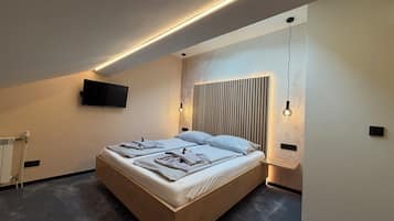 Economy Double Room, Non Smoking, Refrigerator | Individually furnished, desk, free WiFi, bed sheets
