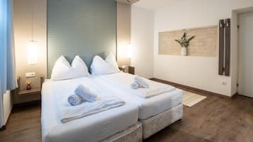 Ameublement personnalisé, bureau, Wi-Fi gratuit, draps fournis