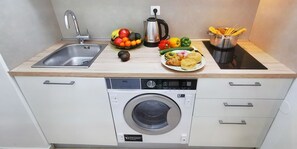 Classic Apartment | Private kitchen | Fridge, coffee/tea maker, cookware/dishes/utensils - Apartment Varglien (Opatija)