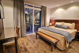 Deluxe Double or Twin Room, Garden View | Hypo-allergenic bedding, minibar, in-room safe, desk