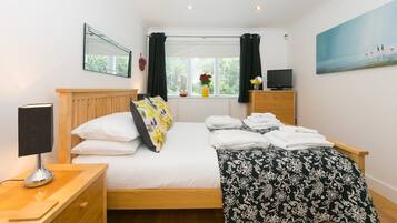 2 bedrooms, individually decorated, individually furnished, free WiFi