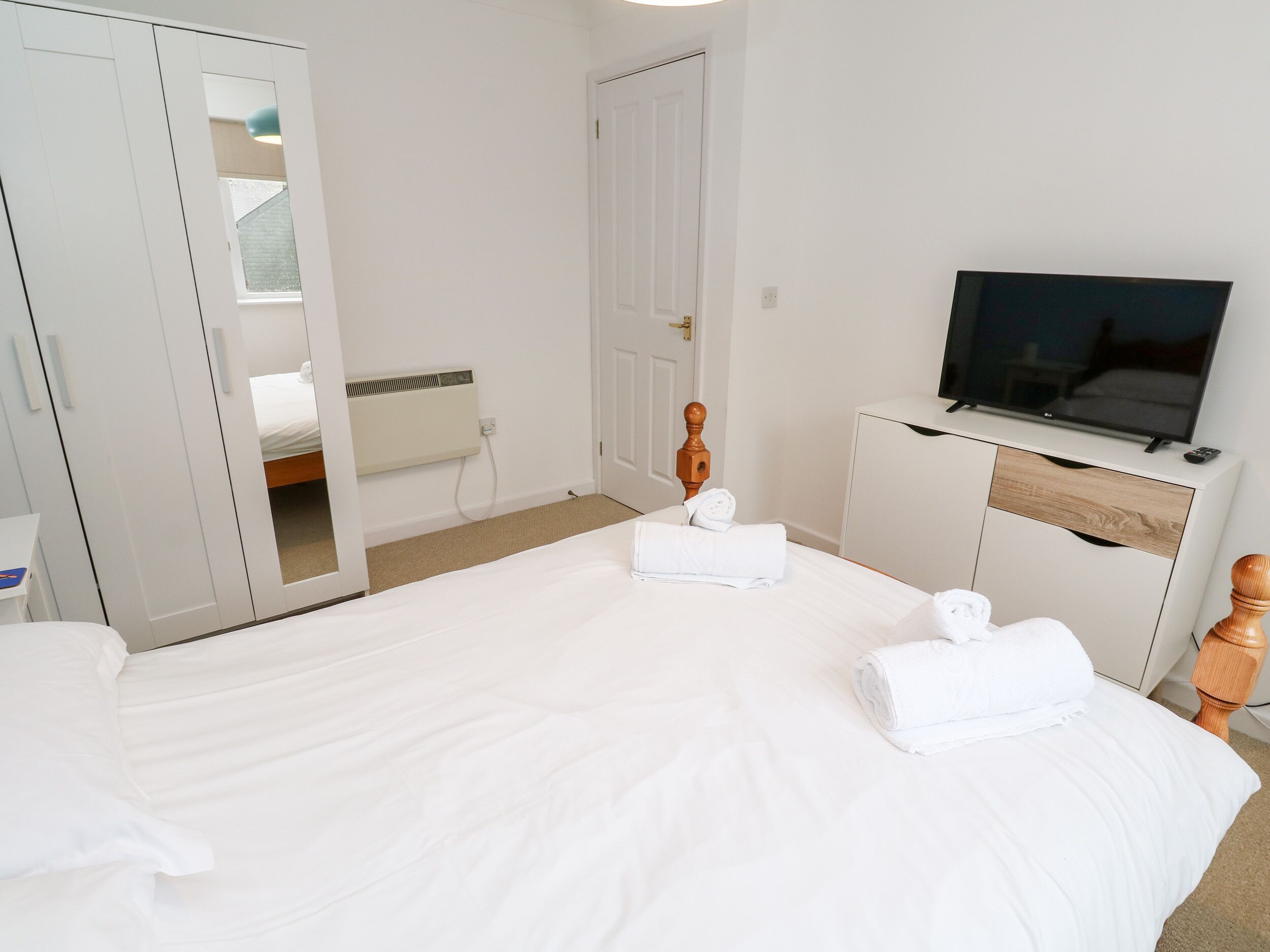 2 bedrooms, individually decorated, individually furnished, free WiFi