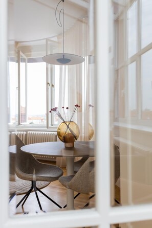 Departamento exclusivo | 1 habitación, decoración personalizada y muebles diferentes