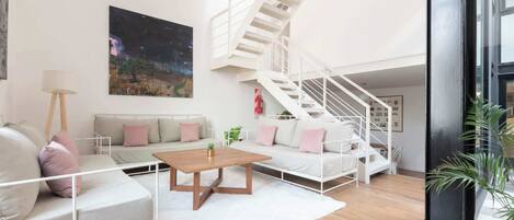 Televisión, oficina