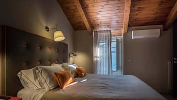2 bedrooms, in-room safe, iron/ironing board, free WiFi