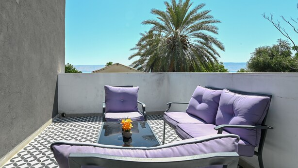 YalaRent Bazalet 2BR APT 5 with Balcony | Terrace/patio - YalaRent Bazelet Apartments (Tiberias)