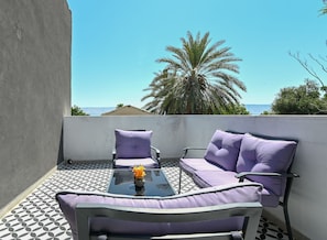 YalaRent Bazalet 2BR APT 5 with Balcony | ลานระเบียง/นอกชาน