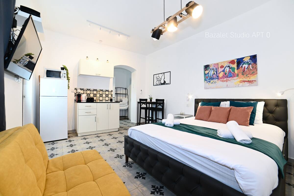 YalaRent Bazalet Studio APT 0 | 1 habitación, caja de seguridad en la habitación y escritorio