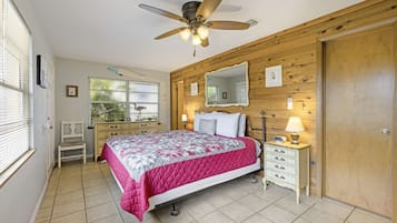 2 bedrooms, desk, travel crib, free WiFi