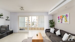 Living area - Bright and Fresh Family Home near Beach (Netanya)