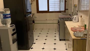 Refrigerador con freezer, microondas, horno, batidora