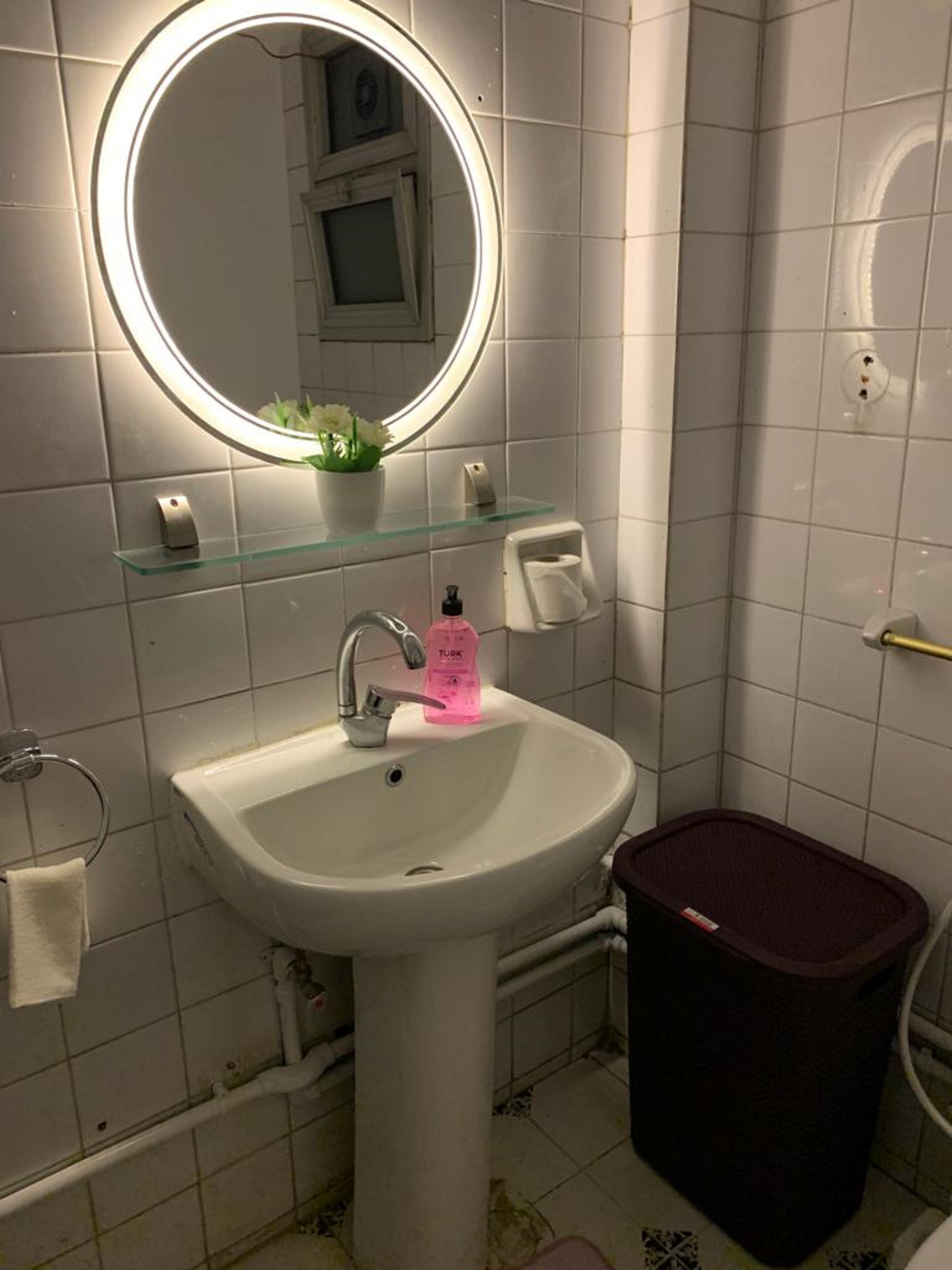 Grand Apartment | Bathroom