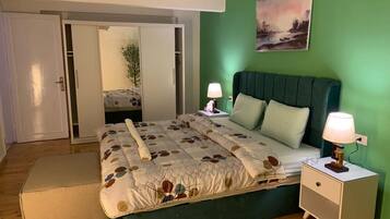 3 bedrooms, iron/ironing board, free WiFi