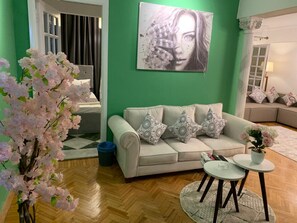 Leilighet – grand | Oppholdsområde | Flatskjerm-TV