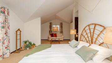 5 bedrooms, free WiFi, bed sheets