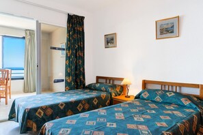 1 soverom, safe på rommet, strykejern/-brett og reiseseng for barn