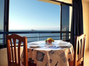 Dining - Beachfront Torre Levante Apartment (Benidorm)