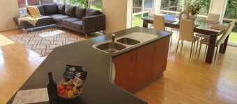 House on the Heights - 4 B/R House near Mornington Peninsula