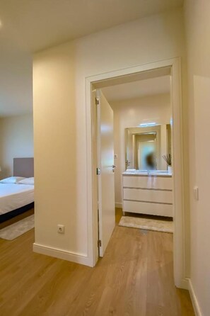 2 bedrooms, travel crib, free WiFi, bed sheets - The Farmhouse II (Porto)