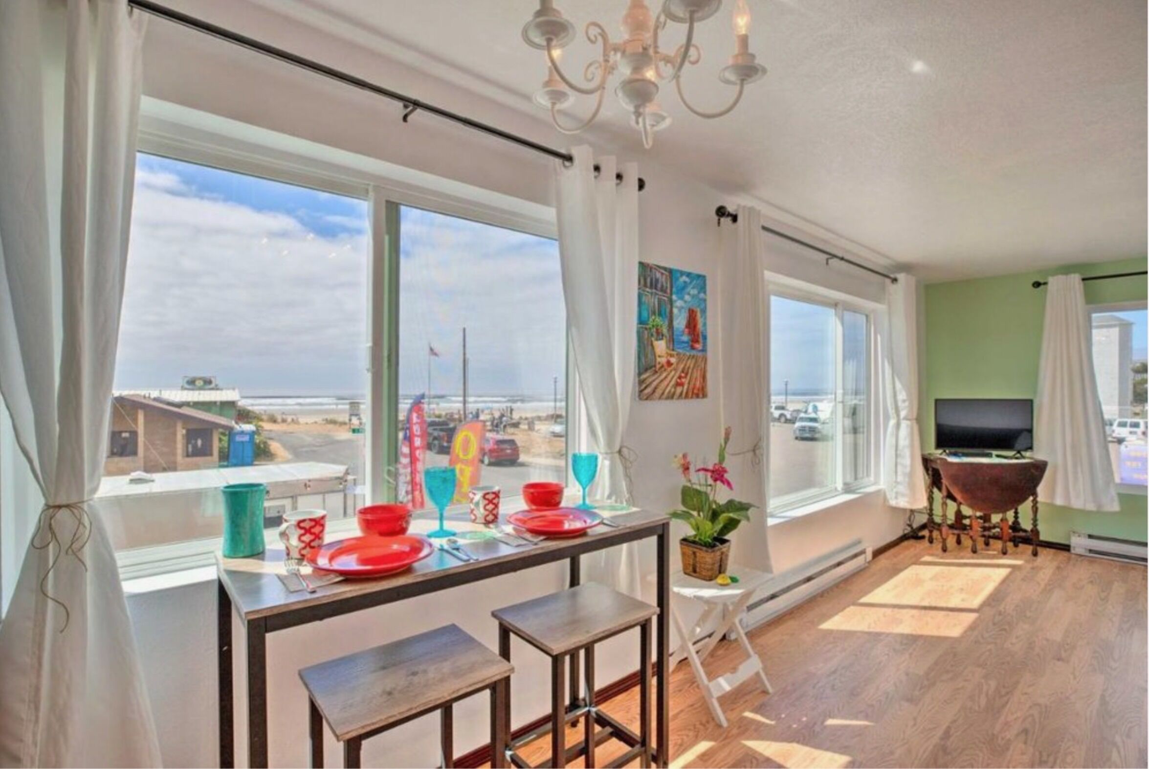 Oceanfront 1BR in Rockaway Beach
