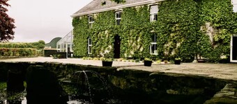 Country House, Cottage and Event Barns