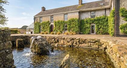 Country House, Cottage and Event Barns
