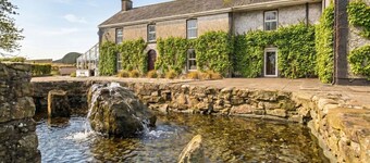 Country House, Cottage and Event Barns