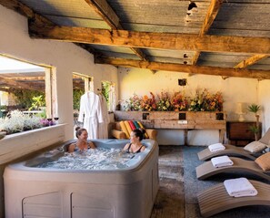Indoor spa tub