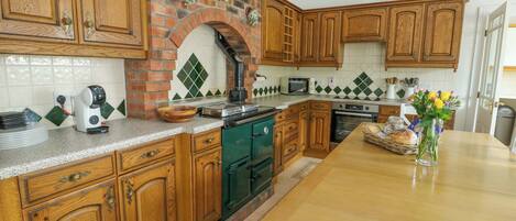 Cottage | Private kitchen | Cookware/dishes/utensils