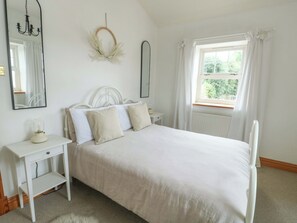 Cottage | 3 bedrooms, individually decorated, individually furnished, free WiFi - Bwthyn Clai (Llangefni)