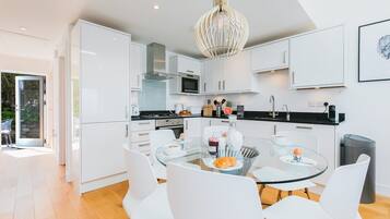 Fridge, dishwasher, electric kettle, toaster
