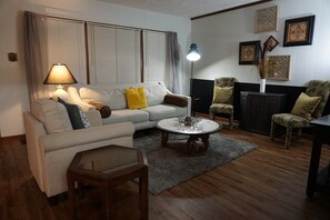 Smart TV, offices - A spacious home near downtown Indianapolis (Indianapolis)