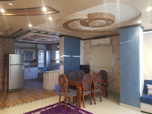 Family Apartment | In-room dining