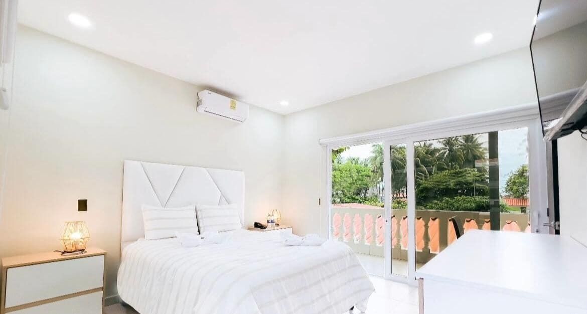Blackout drapes, free WiFi, bed sheets