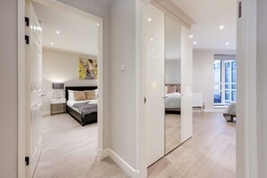 Appartement de base, Plusieurs lits | 2 chambres, bureau, espace de travail pour ordinateurs portables
