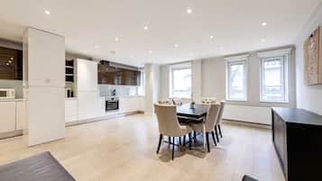 Basic-Apartment, Mehrere Betten | Speisen