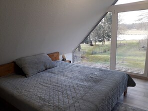 1 bedroom, desk, free WiFi, bed sheets