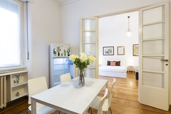 Paoli for 4 | Living area | 32-inch flat-screen TV with digital channels, TV - notaMi - Living Isola (Milan)