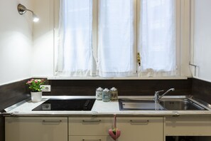 Paoli for 2 | Private kitchen | Full-size fridge, microwave, stovetop, dishwasher - notaMi - Living Isola (Milan)