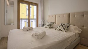 Apartemen Basic, Beberapa Tempat Tidur | 2 kamar tidur, meja kerja, dan ruang kerja ramah laptop