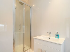 Shower - Rivendell (Holmfirth)