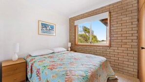 2 bedrooms, bed sheets
