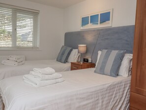 2 عدّة غرف نوم وبديكورات فريدة لكل غرفة وطراز فريد لكل وحدة