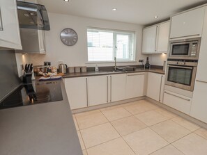 식기 세척기, 조리 도구/접시/�주방 기구